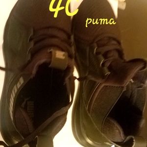 Puma youth sneakers